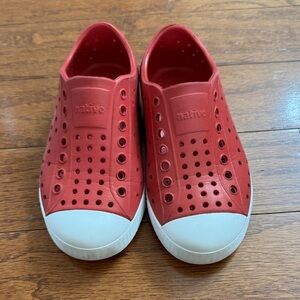 Native Kids Water Shoes - Bold Red and White